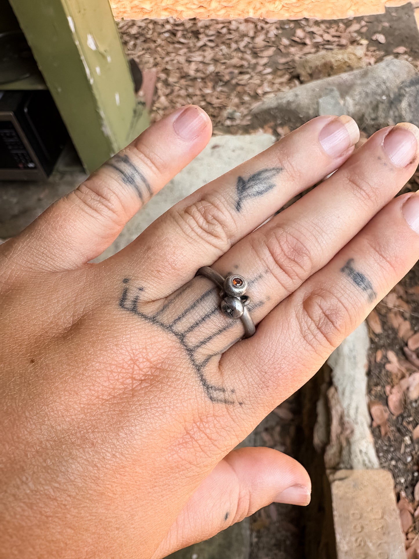 red star ring ring