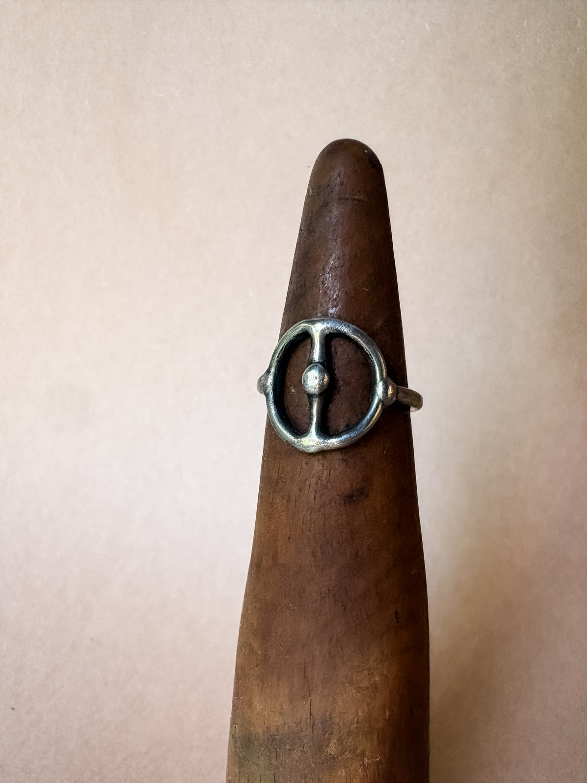 sigil ring V