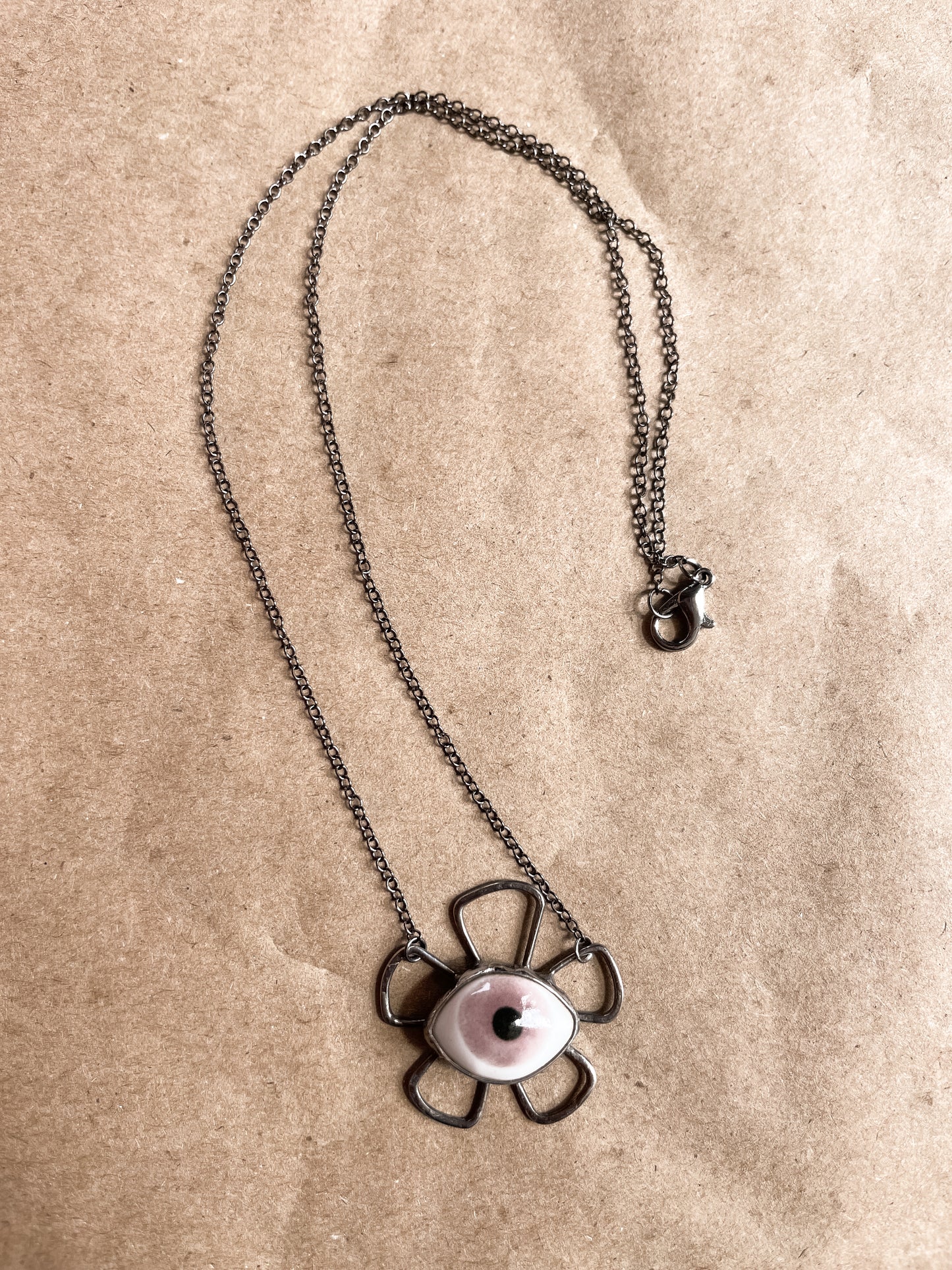 flower eye necklace