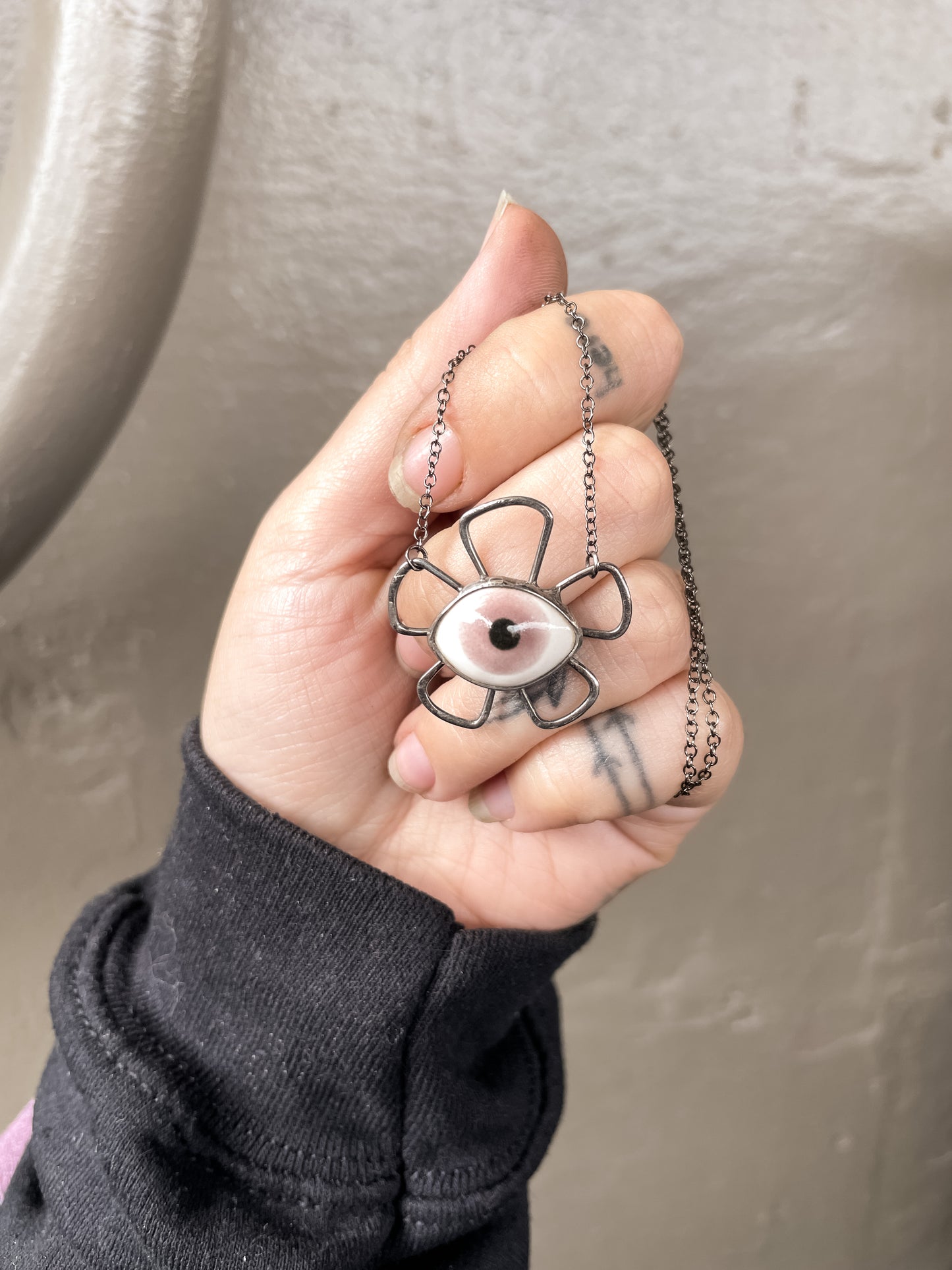 flower eye necklace