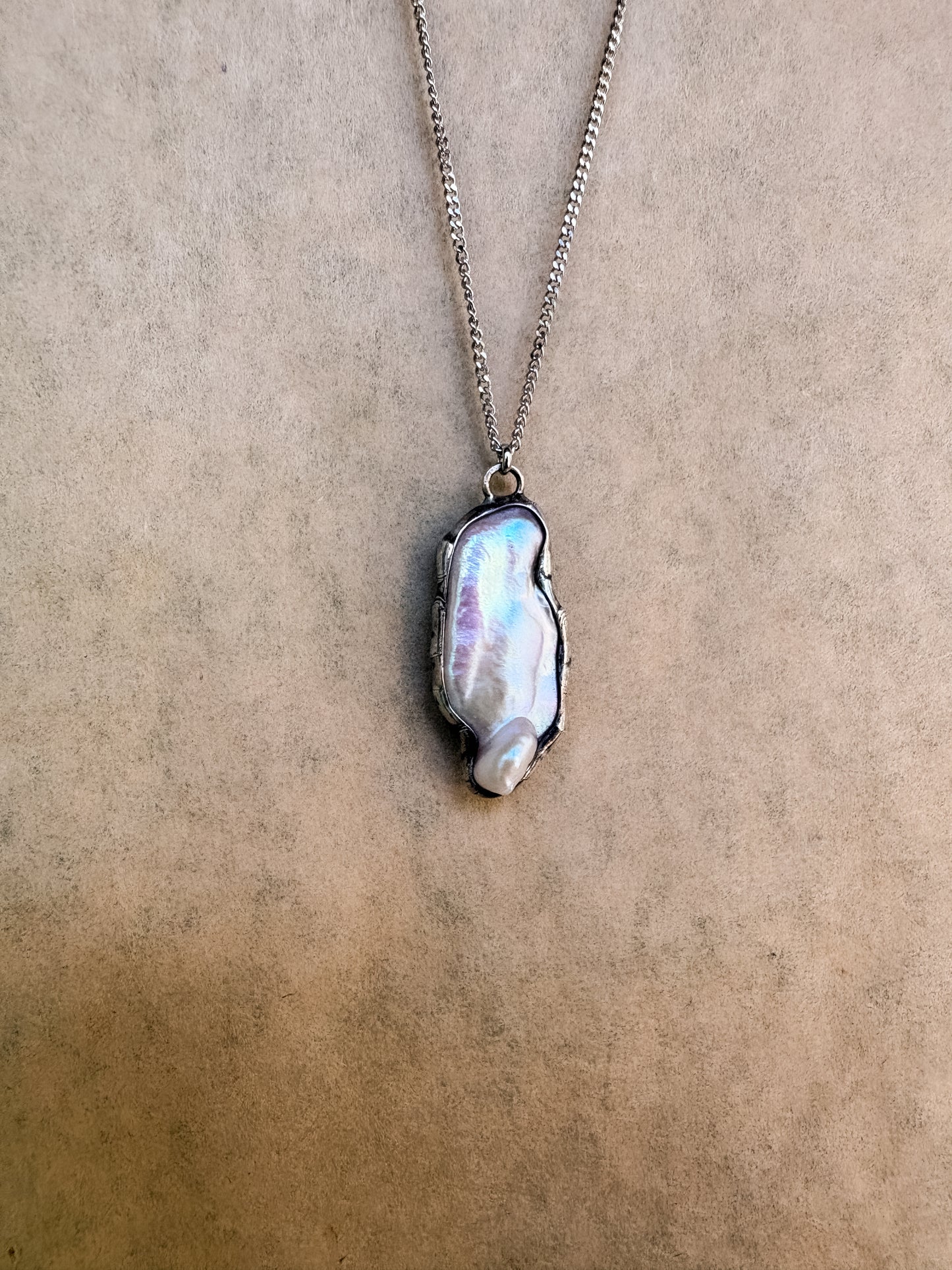 white cliff wrap choker