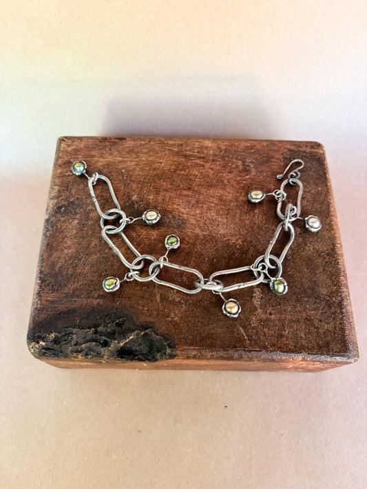 scattered pearl bracelet