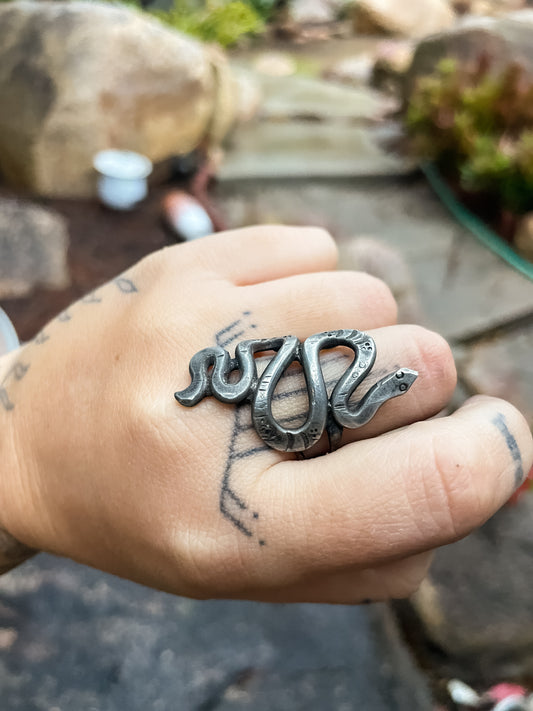 striker snake ring