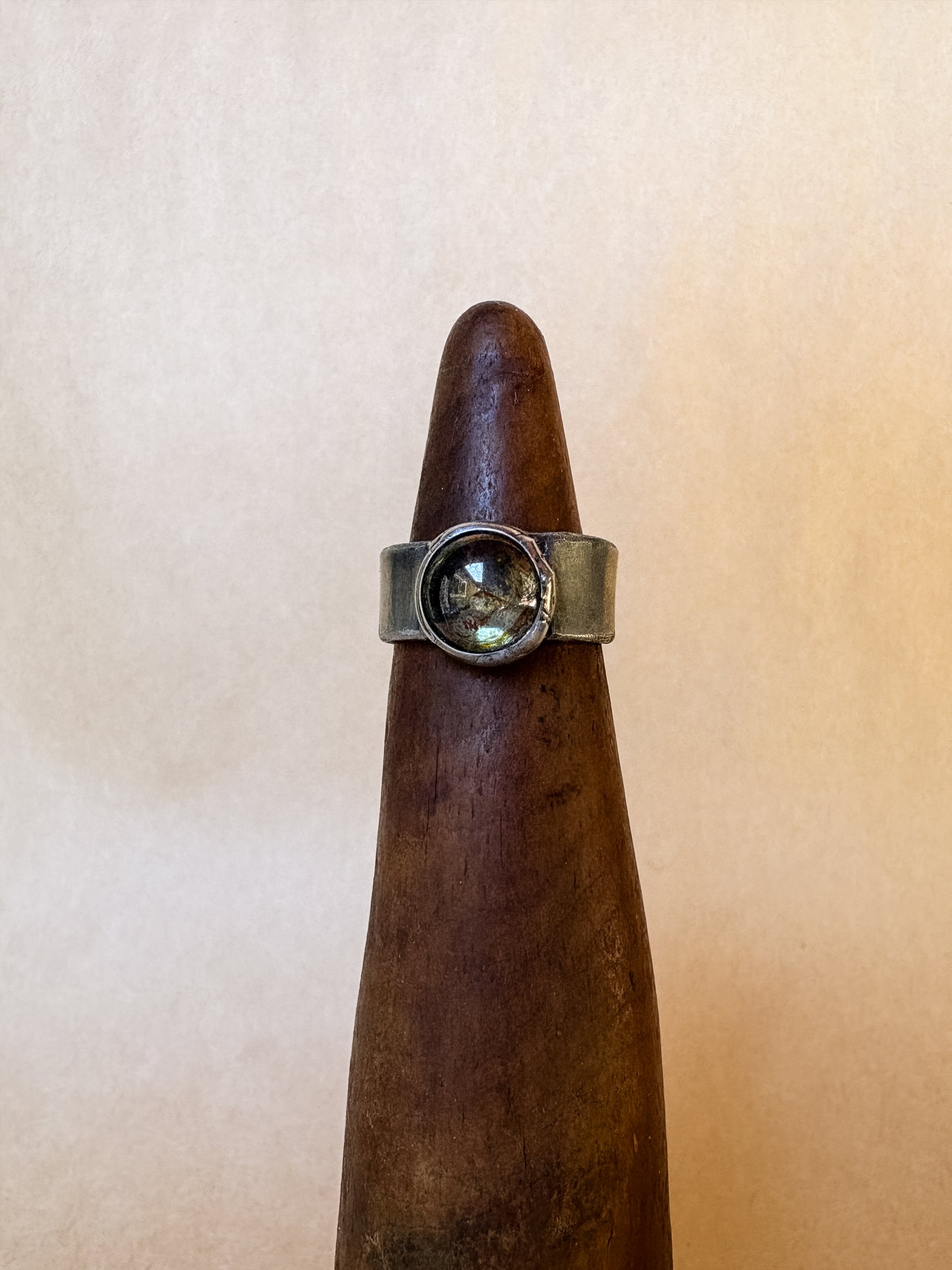 speckly circle wide band ring