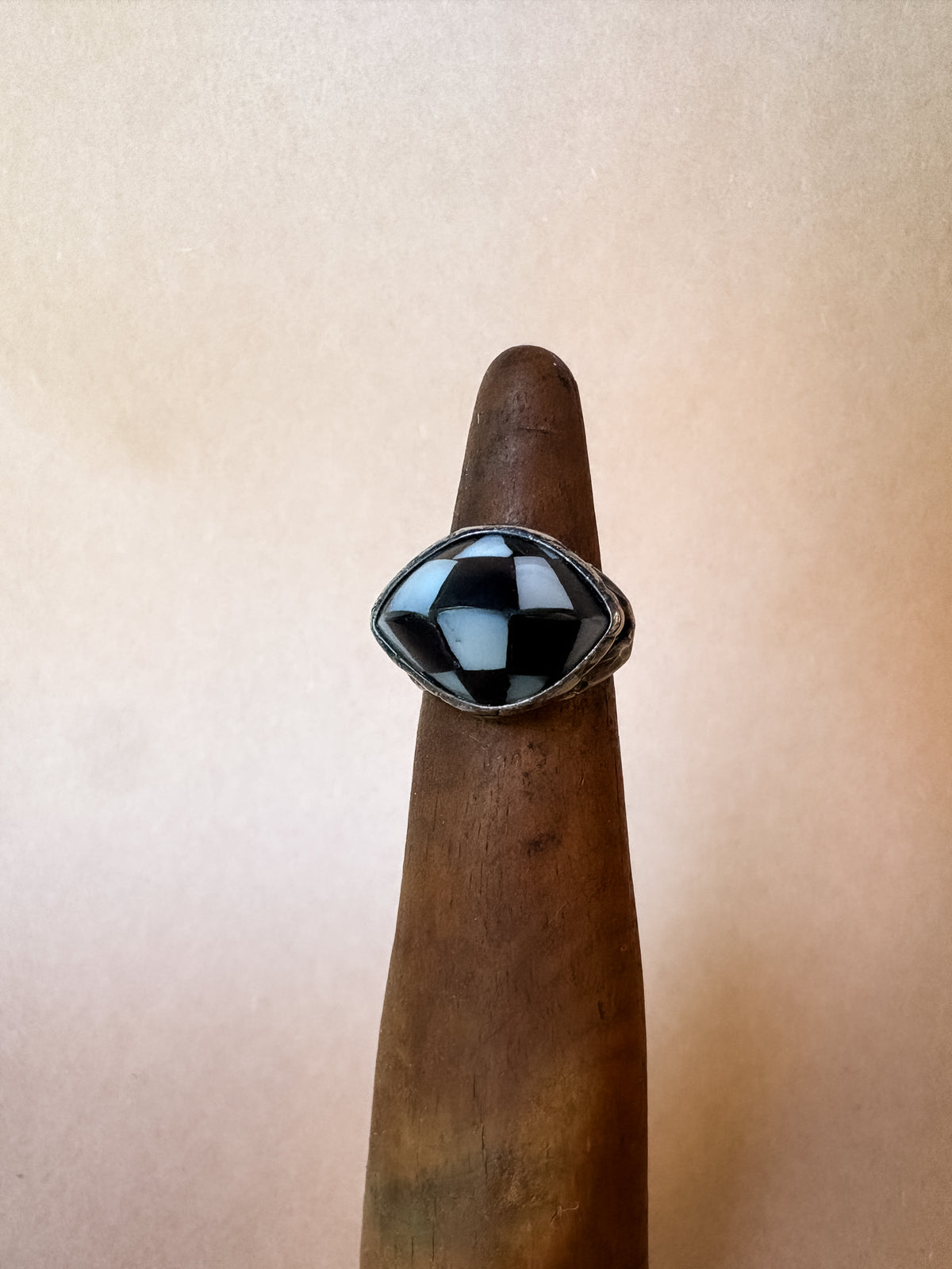 checkerboard gaze ring