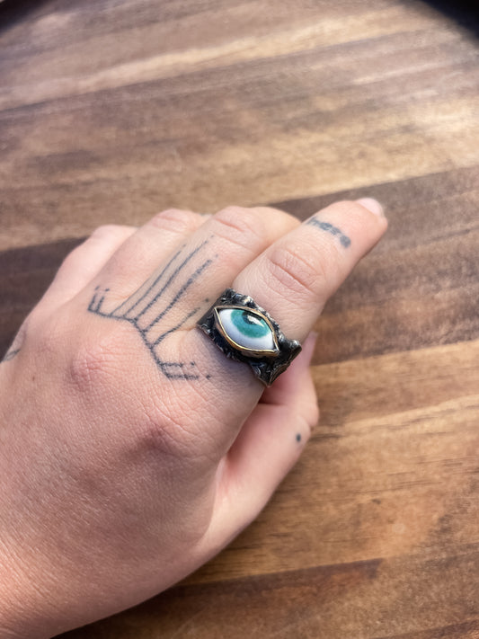 chunky eyeroll ring