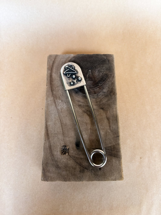 branch star safety pin