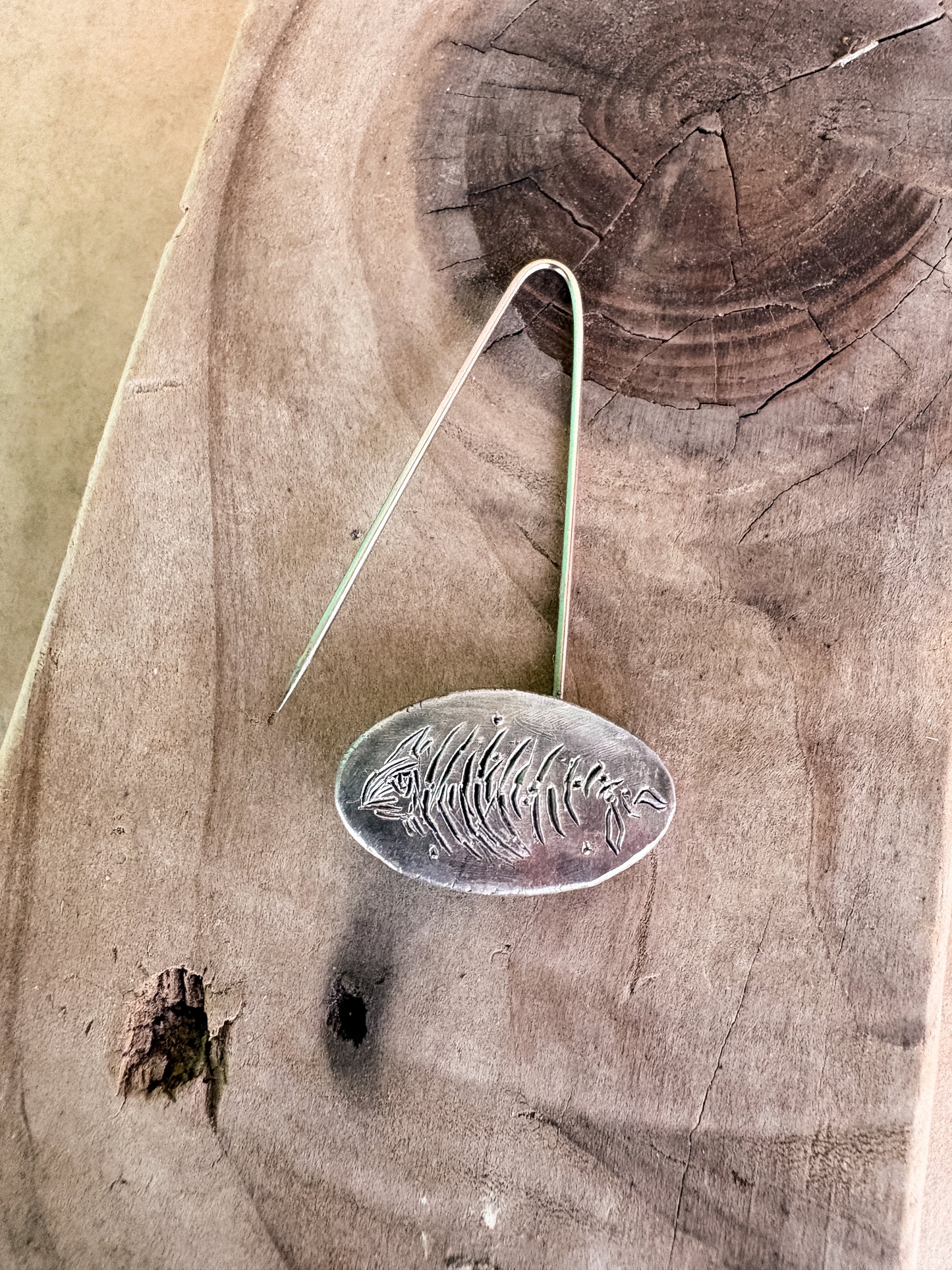 fish skeleton brooch I