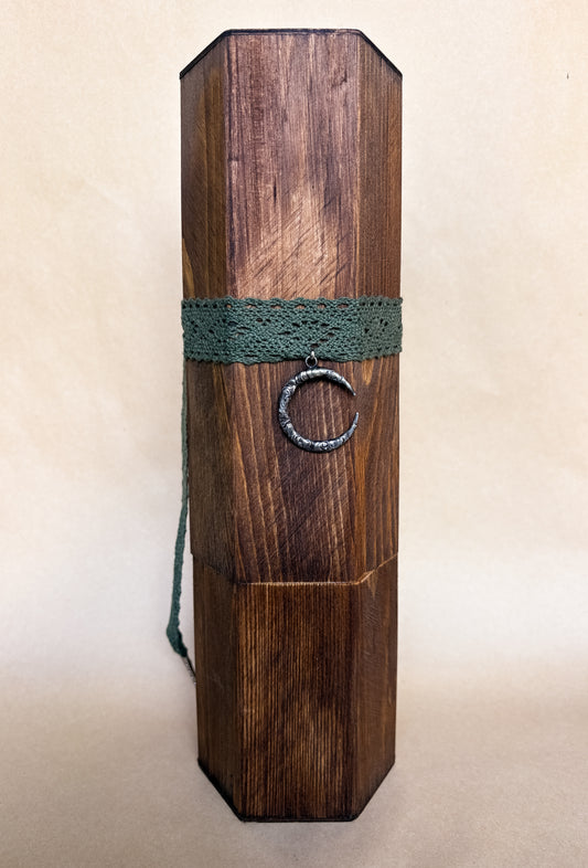 green lace crescent choker