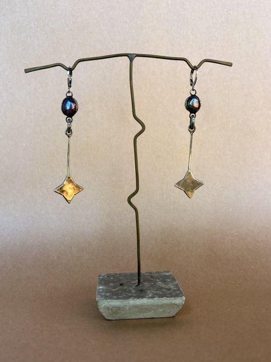 black nova drop earrings