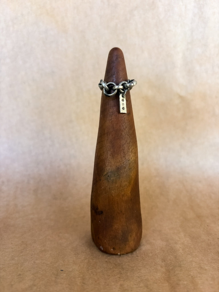 tag chain ring V