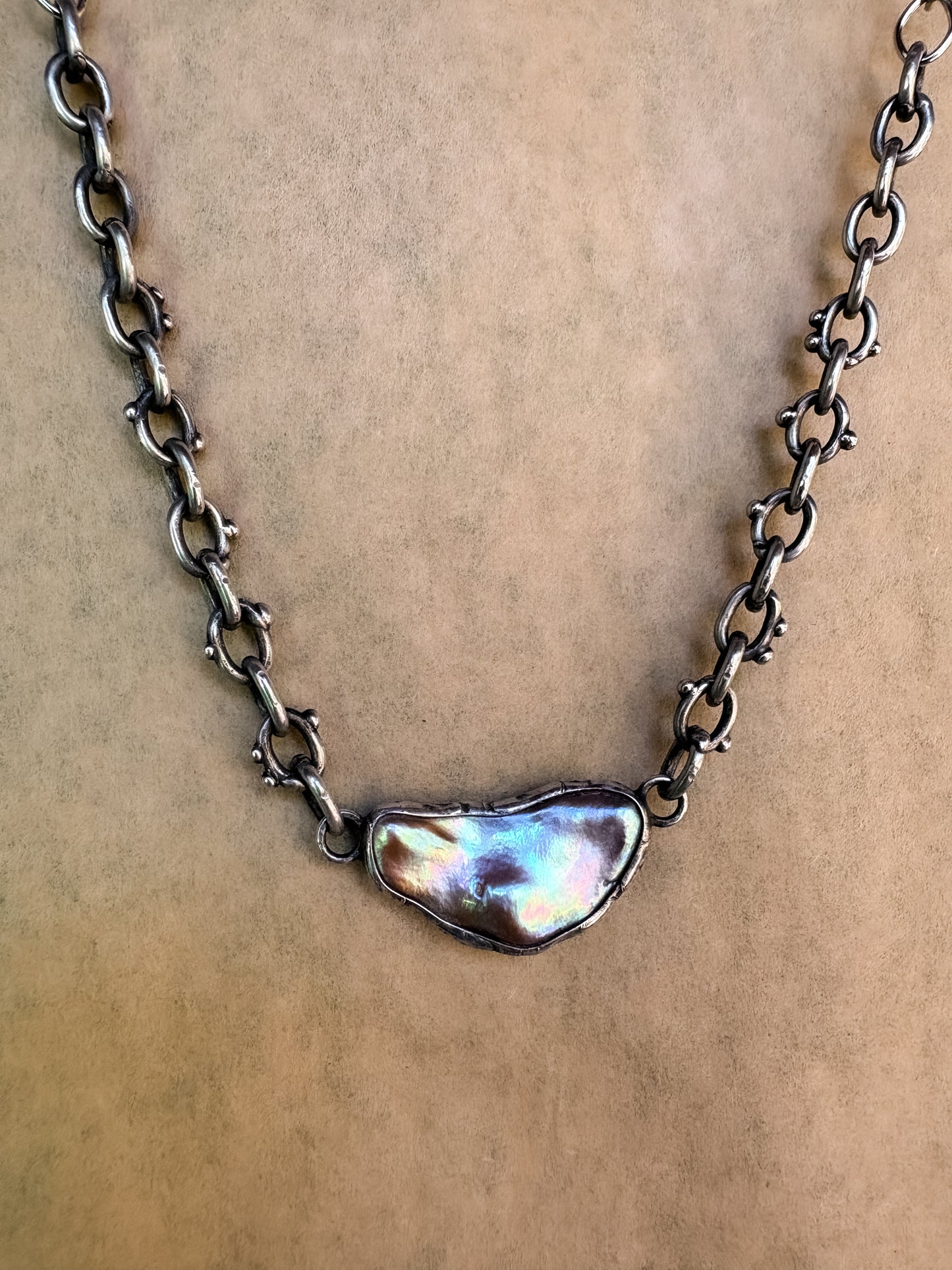 murmuring brook choker