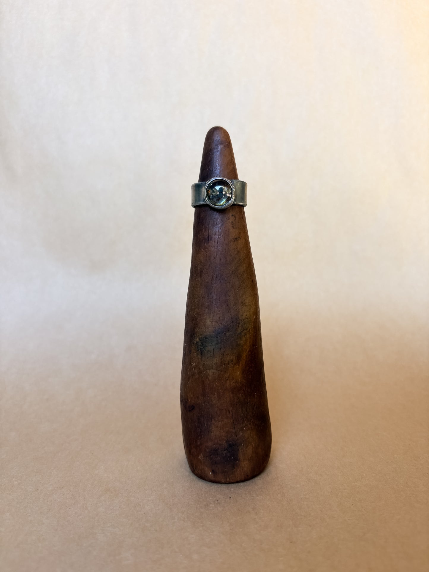 speckly circle wide band ring