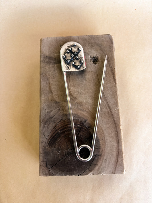 harlequin safety pin