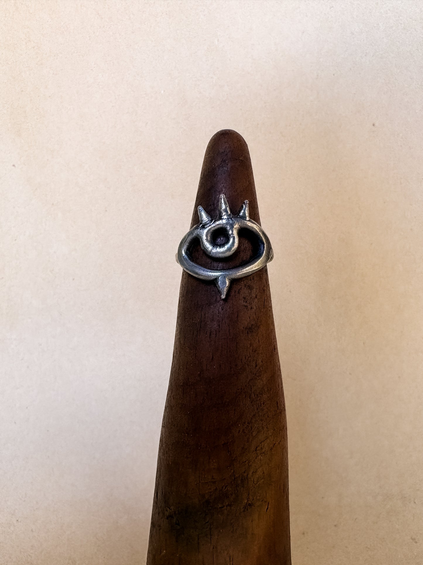 spiked eye portal ring