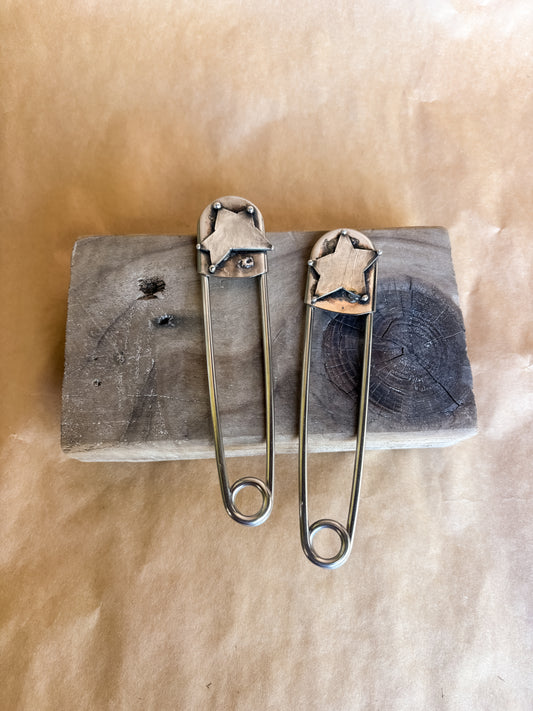 clown star safety pin