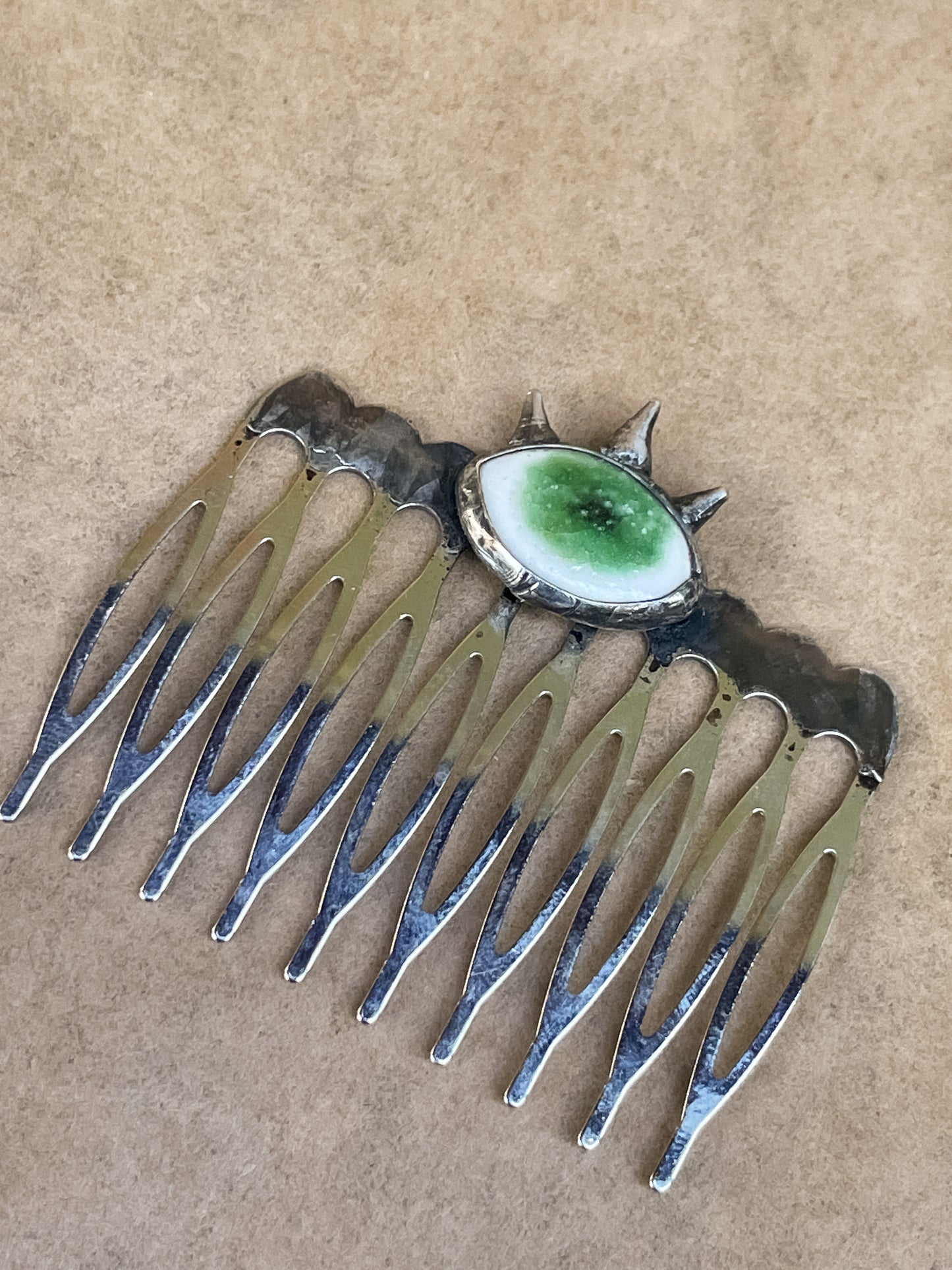 green eye hair comb