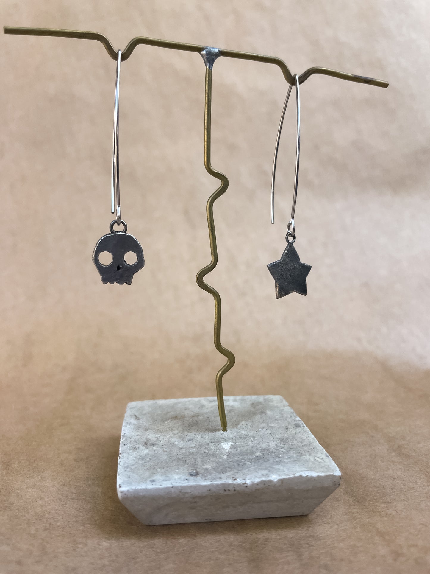 skull & star mismatch earrings