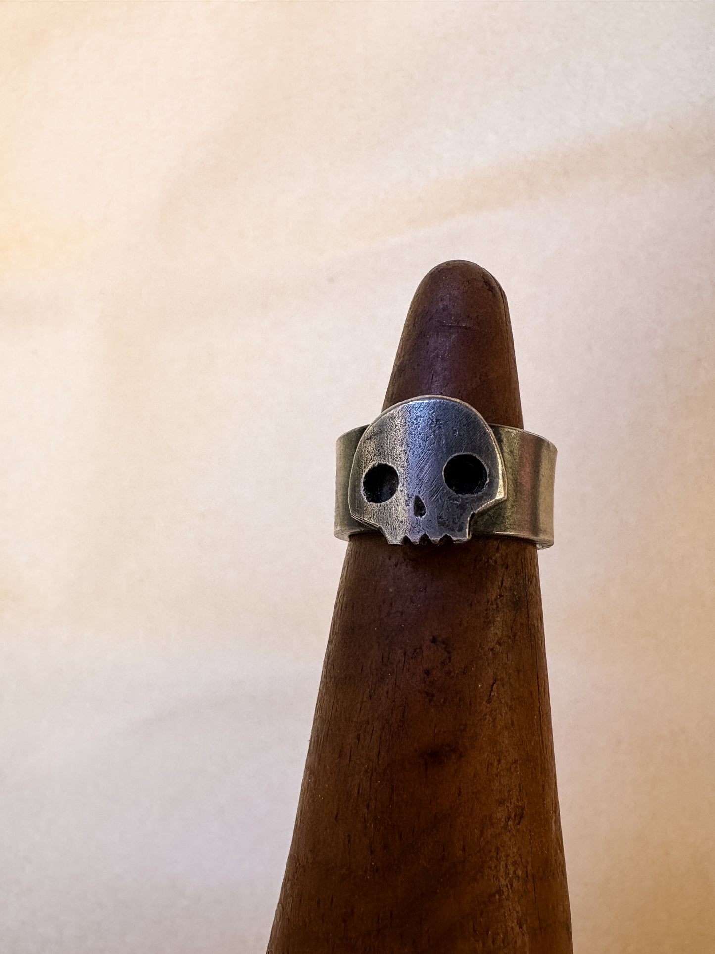 skull wide band ring