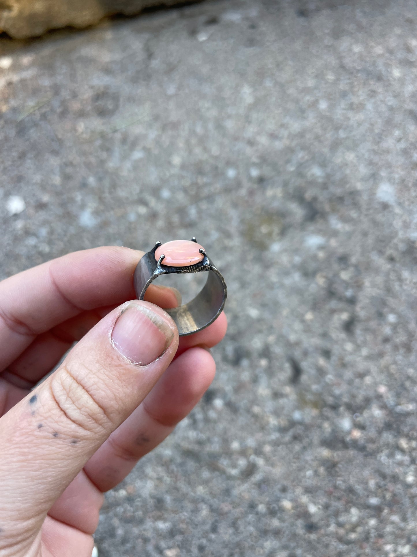 pink shell wide ring